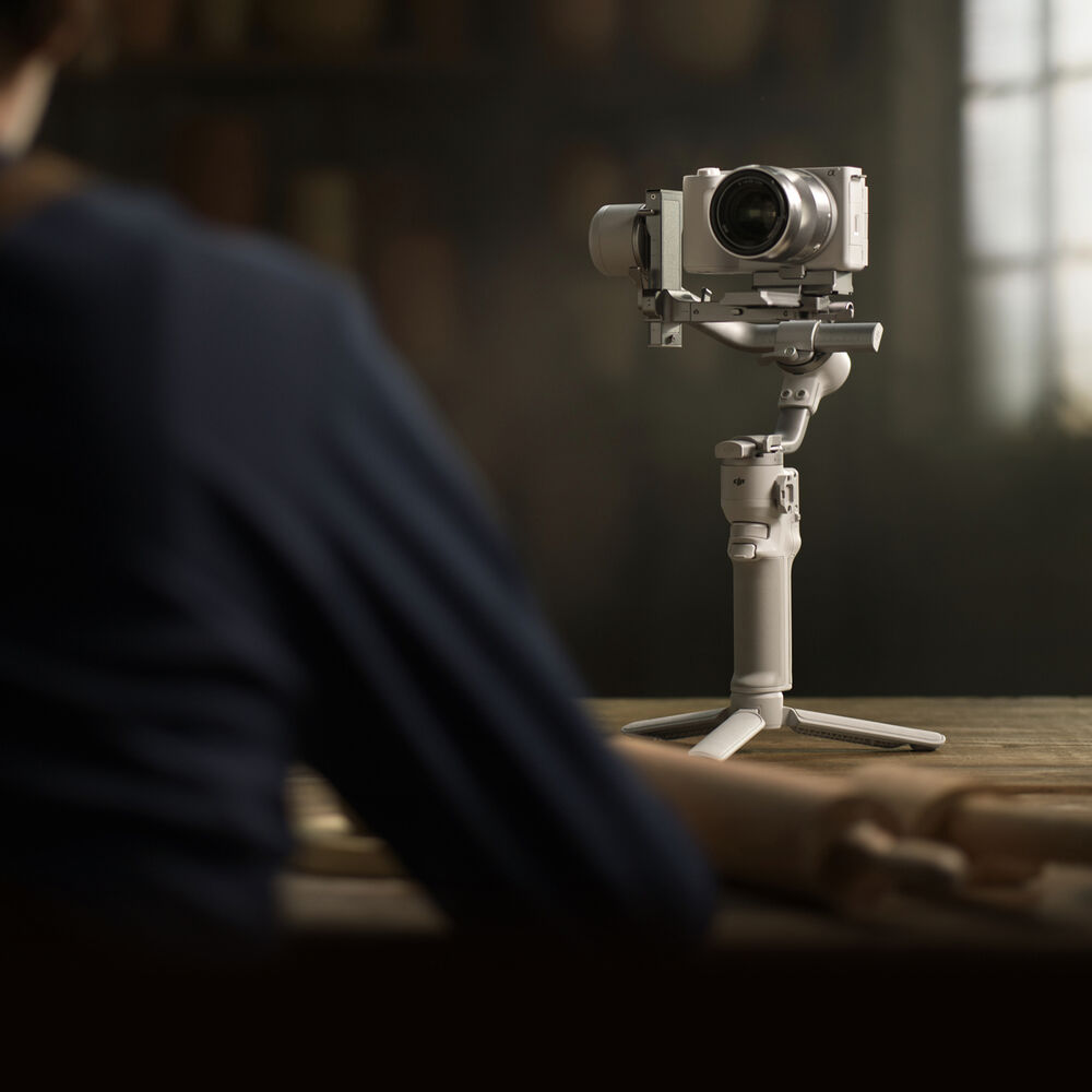 DJI RS 4 Mini Handheld Gimbal - 12